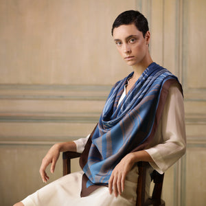 The-Window-of-Blue-Leaves -Silk-Scarf-square-carre-brown-white-135X135 cm-model-closeup3-hermes-faliero-sarti