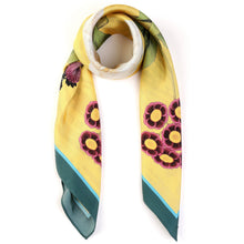 The-Yellow-Camelia-Silk-Scarf - square-carre-90x90-packshot