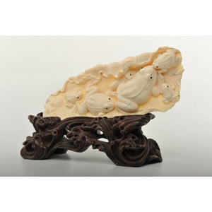 Mammoth Ivory- Frogs on Lotus Leaf