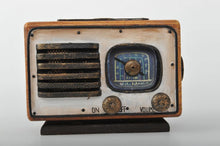 Wooden Miniature of a Retro Tube Radio Vintage Decoration Antique Trinket Box