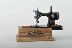 Miniature Retro sewing machine Vintage Decoration Antique Trinket Box